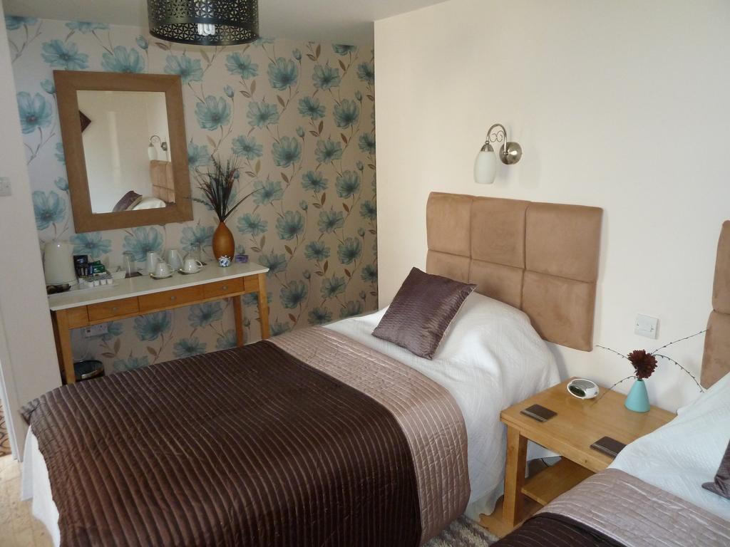 The Willows Guest House Takeley Exterior foto