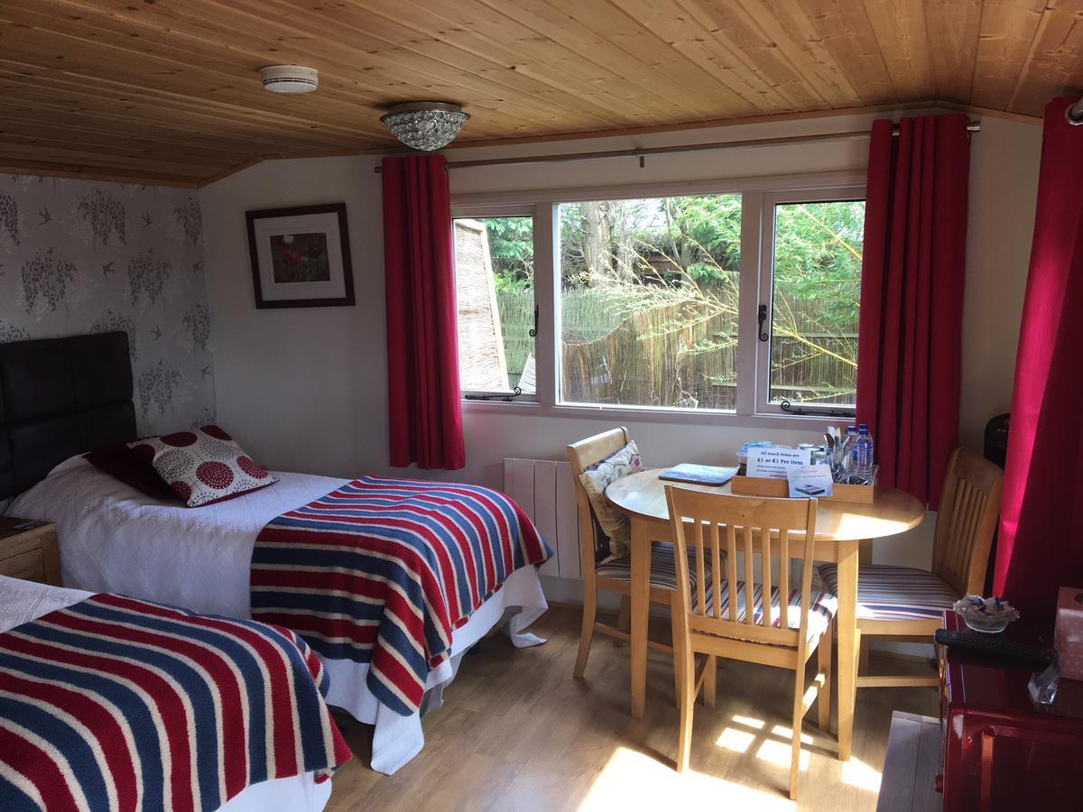 The Willows Guest House Takeley Exterior foto